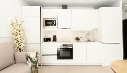 One-Bedroom Apartment image 9