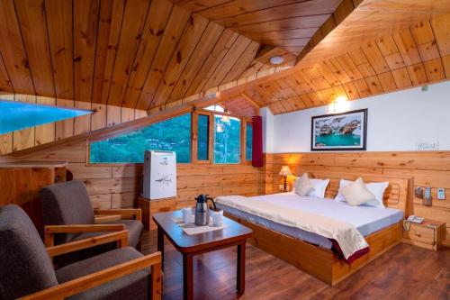 1 king bed, 1 sofa bed