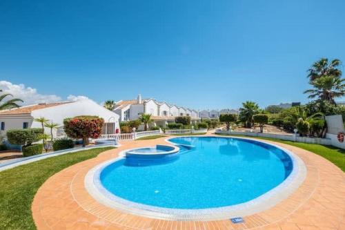 Villa Baya - Great family complex with communal pool