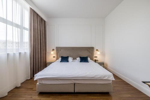 Double Room image 5