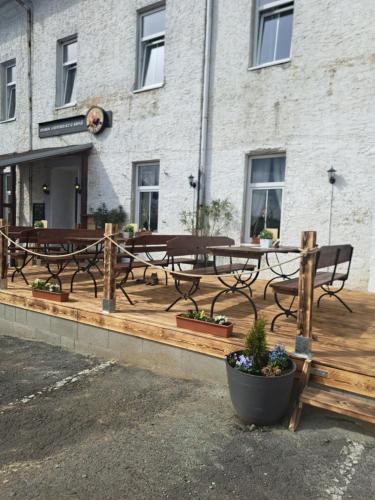 Étterem, Pension U Johnu in Ploskovice