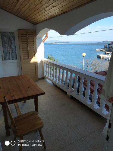 Apartment Zaglav 4 - first sea row Apartment Zaglav 4 - first sea row