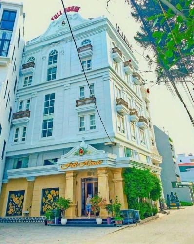 FULL HOUSE Hotel