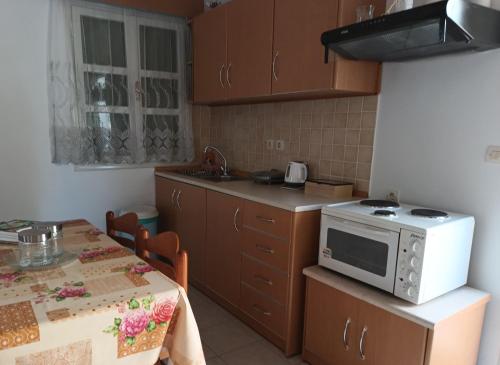 Zoe Apartments 3