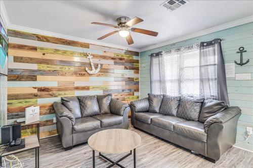 Blue Marlin Cottage Anchor Courts #3 in Port Aransas, USA