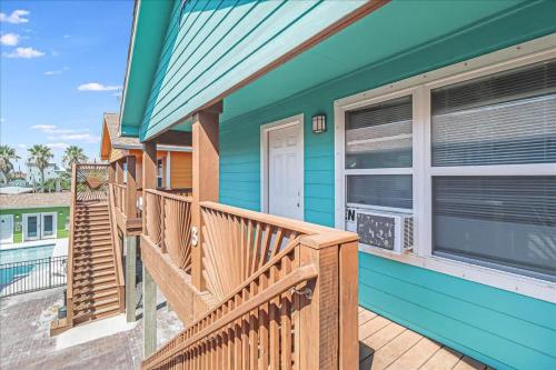 Blue Marlin Cottage Anchor Courts #3 in Port Aransas, USA