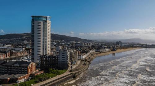 Captivating 1-Bed Apartment in Swansea