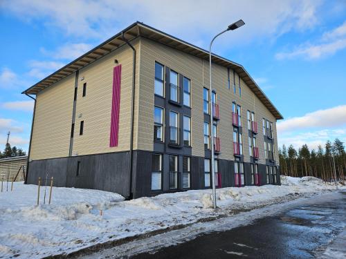 Unterkunft von außen, Helmi Vuokatin ytimessä (Helmi Vuokatin ytimessa) in Sotkamo