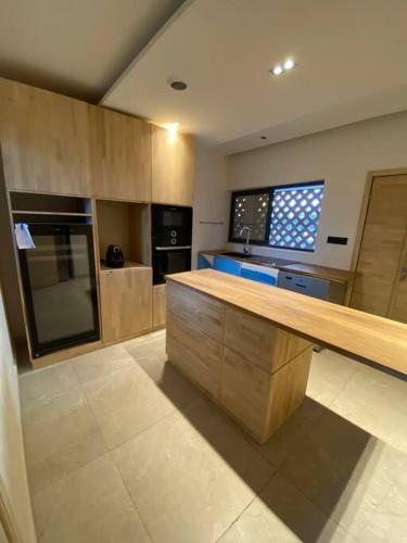 Villa Ramses Fidjrosse Benin , 7 pièces Rooftop + 5 min plages