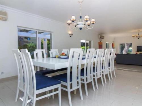 Facilities, Vilamoura Golf Mansion by Stay ici Algarve Holiday Rental in Quarteira