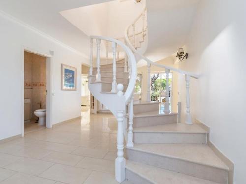 Facilities, Vilamoura Golf Mansion by Stay ici Algarve Holiday Rental in Quarteira