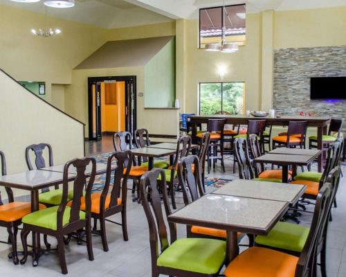 طعام و مشروبات, Quality Inn and Suites Medina- Akron West in ميدينا