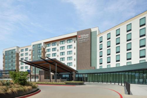 Hilton Garden Inn Grand Prairie At Epiccentral - Hotel - Grand Prairie