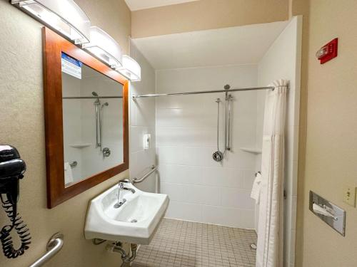 Country Inn & Suites by Radisson, Rock Falls, IL in Rock Falls, USA