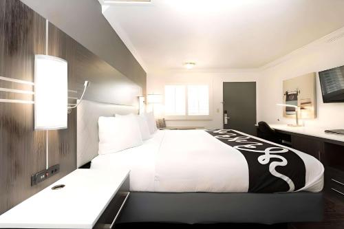 Queen Room - Non Smoking