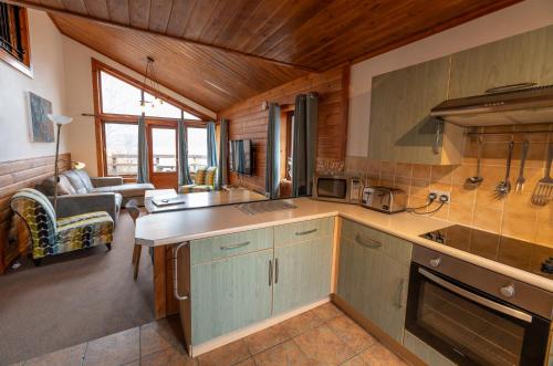 кухня, Loch Insh Chalets and Apartments in Кінкрег