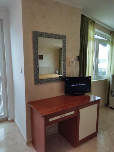 Family Studio with Terrace and Sea View image 7