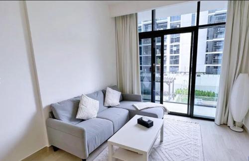 Business Bay Stylish Apartment In Dubai