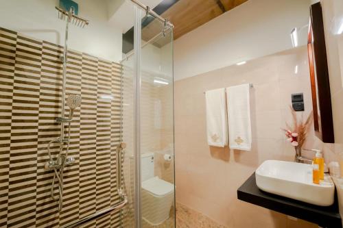 547265134 Limeshine - Airport Transit Hotels & Residences