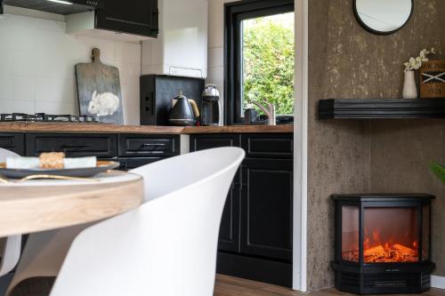Cocina, Stijlvol, rustig chalet midden in de Veluwse natuur mét weidezicht (Stijlvol, rustig chalet midden in de Veluwse natuur met weidezicht) in Epe