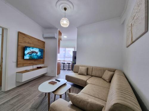 Cozy 2br condo Free Parking-WiFi-AC-Dryer, Tirana