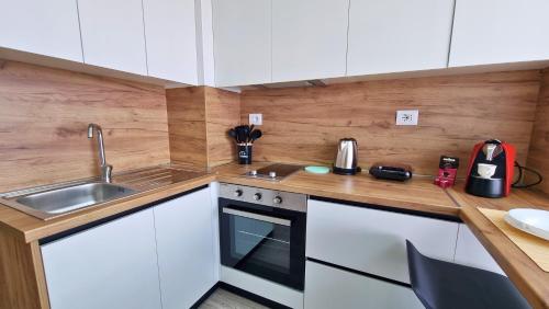 Cozy 2br condo Free Parking-WiFi-AC-Dryer, Tirana (photo 5)