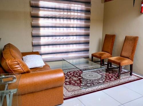 LAUREN PALACE GUESTHOUSE in Vanderbijlpark