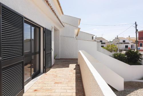 ระเบียง/ชานเรือน, Vila Branca - V3 by HD PROPERTIES in คาตีรา