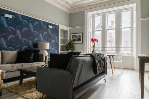 Beautiful 4 bed flat in perfect central location, Glasgow