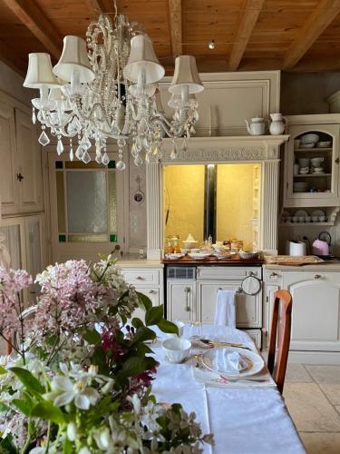 Ēdiens un dzērieni, Chambre de charme dans un jardin de 1500m2 in Nueil-sur-Layon