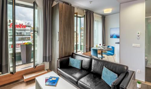 One-Bedroom Apartment with Terrace image 3