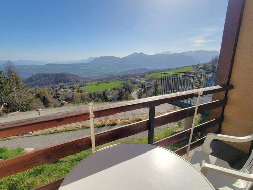 Studio Montagne 5 pers. - Terrasse Sud - Proche Commerces et Activités - FR-1-393-5 (Studio Montagne 5 pers. - Terrasse Sud - Proche Commerces et Activites - FR-1-393-5) in Saint-Michel-de-Chaillol