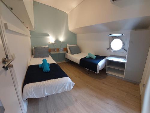 Boat Rooms on Water b&b 4