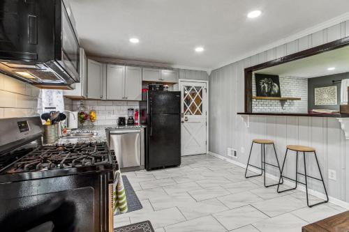 Spacious 4BR Marietta Home, Perfect for Families in Marietta, USA