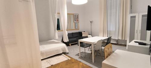 Roller Aparthotel Room Type - Two-Bedroom Apartment