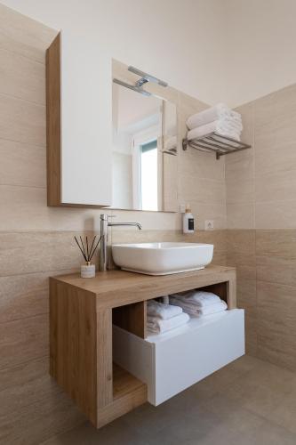 Luxury and Sweet home-Metro Malatesta, Рим (фото 2)