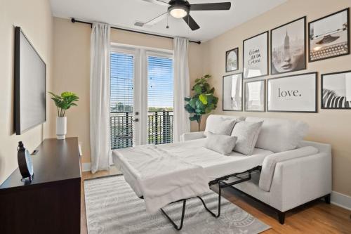 Luxurious Urban Retreat with Amazing Amenities in Tampa, USA