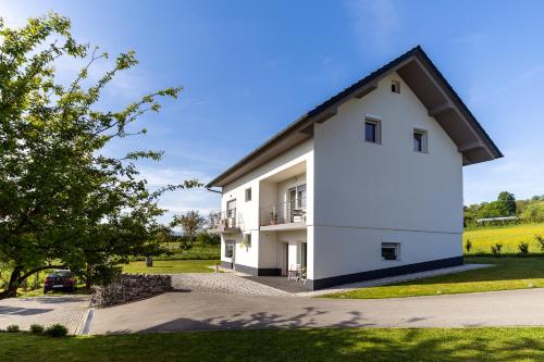 Apartment Dalija & Rooms - Wellness & Massage Studio, Podčetrtek