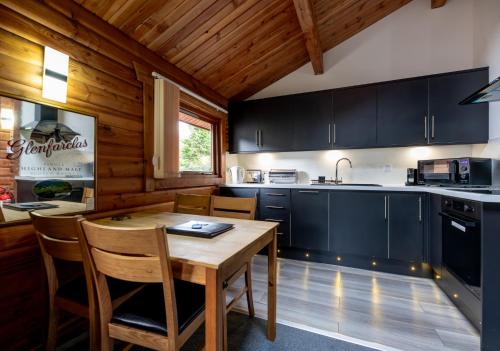 кухня, Loch Insh Chalets and Apartments in Кінкрег