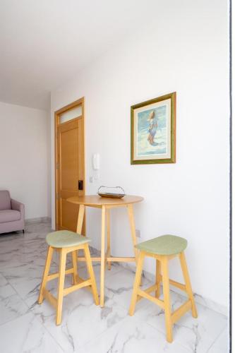 2 bedrooms, 3 beds