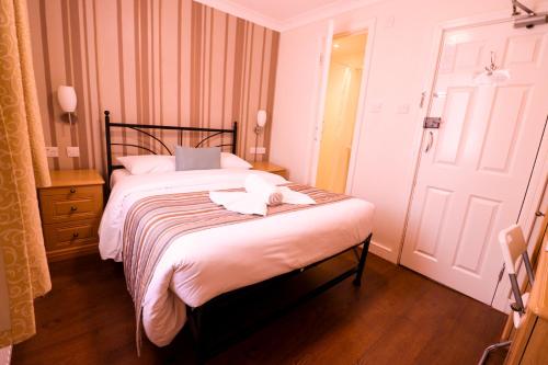 Fairway Hotel - image 4