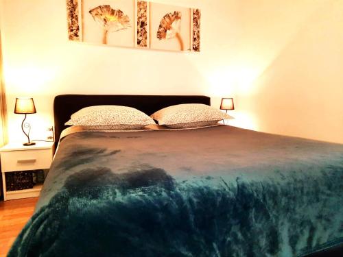 La Harmony Jacuzzi Apartments with Garden - Tap to explore photos