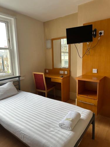 Berkeley Court Hotel