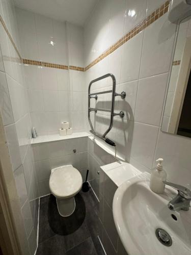 Berkeley Court Hotel - image 4