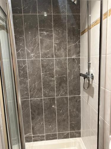 Berkeley Court Hotel - image 6