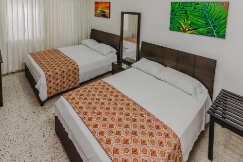 2 queen beds