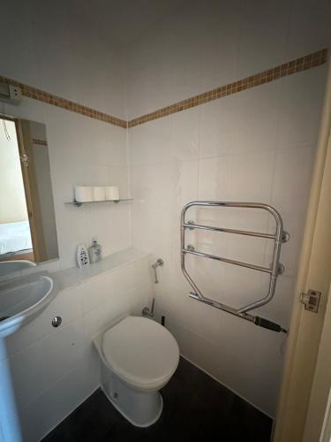 Berkeley Court Hotel - image 14