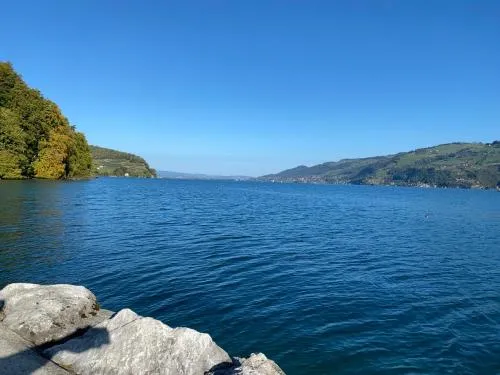 See und Berge Family in Faulensee, Schweiz