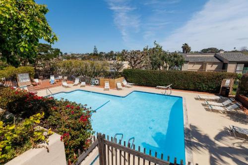 SB-503 - Cali Surfer Lounge in Solana Beach