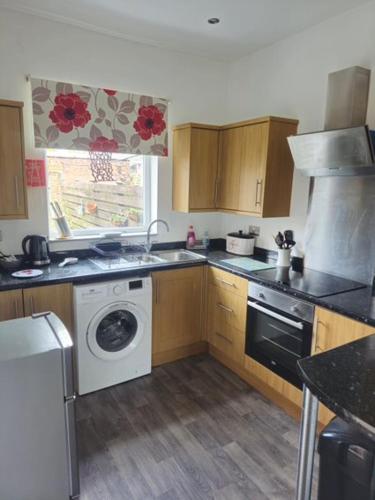 3 Bedroom house, close to woodland, chesterfield and peak District